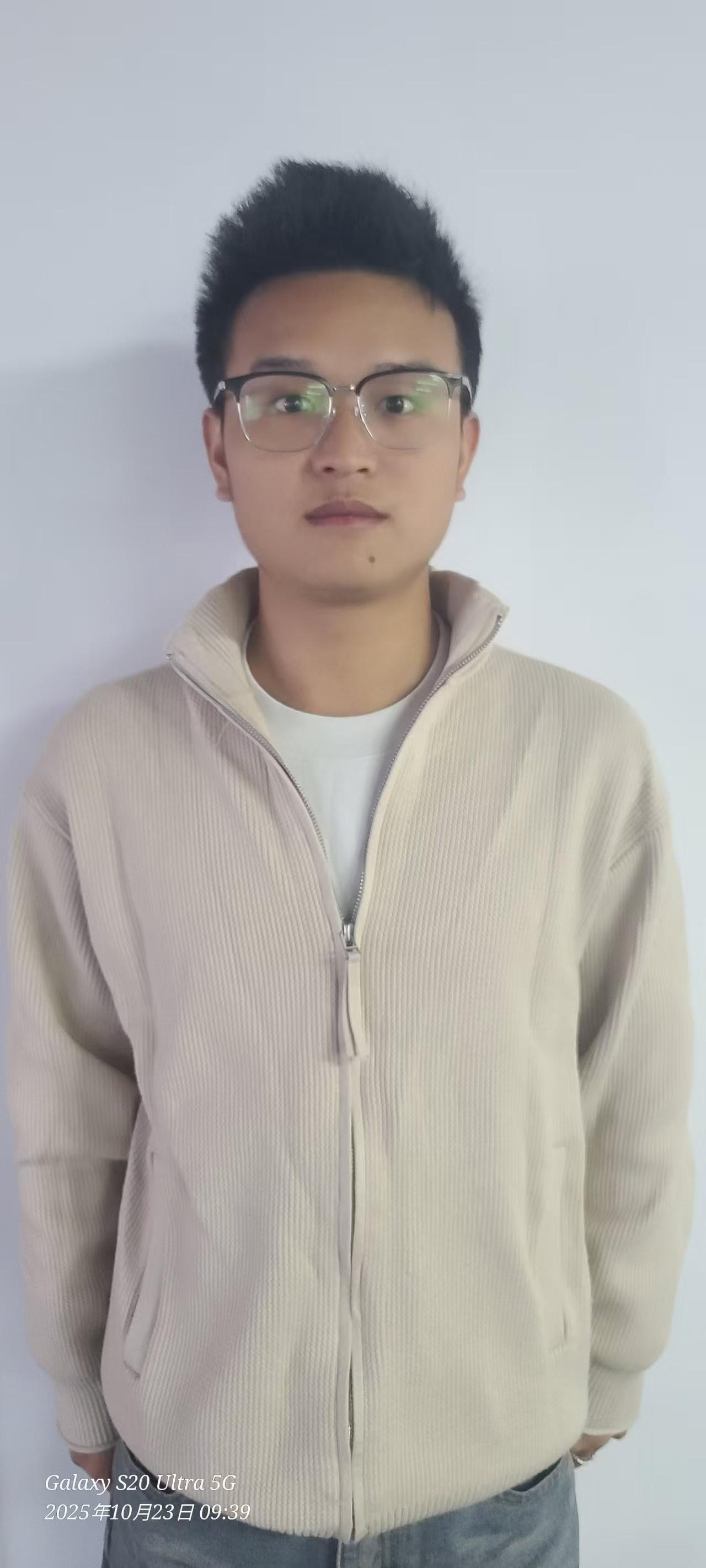 李*斌